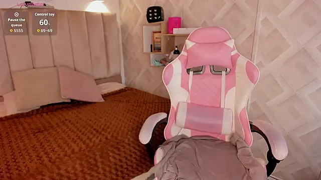 Snapshot of Clhoe_Johnson chatting on February 2026 12:48:02 PM Clhoe Johnson online show from February 2026 12:48:02 PM