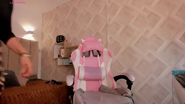 Clhoe Johnson online show from March 2026 12:41:02 PM