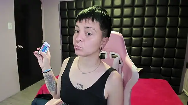  Hannah Hot online show from November 2025 12:55:01 PM