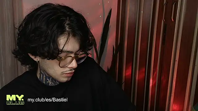 Mihail leroy online show from April 2026 11:38:02 PM