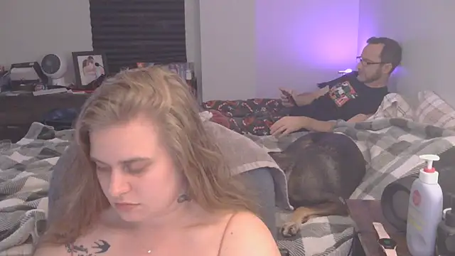 Snapshot of Sexyblonde12344 chatting on December 2025 12:37:02 AM Sexyblonde12344 online show from December 2025 12:37:02 AM