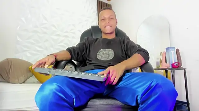 Ricky Owens1 online show from September 2025 02:43:01 PM