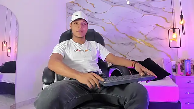 Ricky Owens1 online show from October 2025 01:11:01 PM