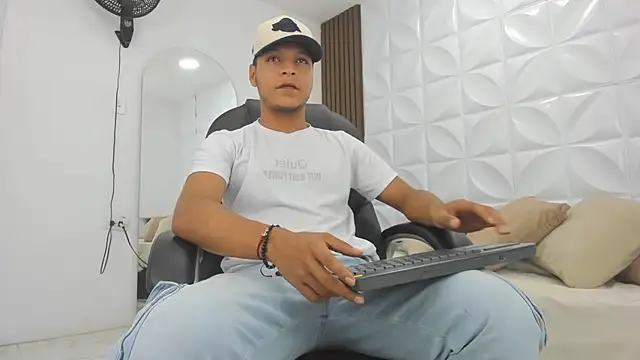 Ricky Owens1 online show from November 2025 08:41:02 PM