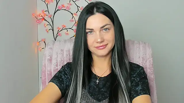 Lune Moon online show from April 2026 05:22:01 AM