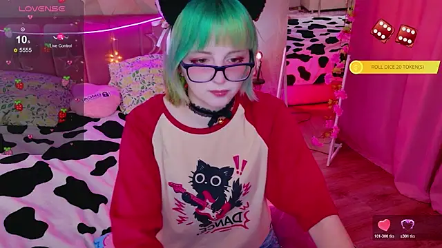 CoralineYoung online show from April 2026 07:11:01 AM