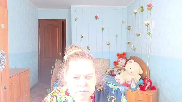 Audrey Aura online show from September 2025 05:00:01 AM