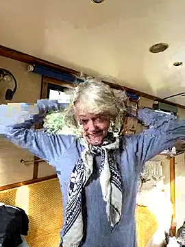 Snapshot of ladyboatlady chatting on September 2025 09:53:02 AM ladyboatlady online show from September 2025 09:53:02 AM