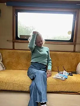 Snapshot of ladyboatlady chatting on September 2025 02:38:02 PM ladyboatlady online show from September 2025 02:38:02 PM