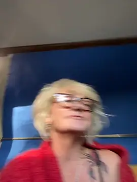 Snapshot of ladyboatlady chatting on September 2025 06:59:02 AM ladyboatlady online show from September 2025 06:59:02 AM