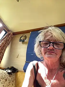Snapshot of ladyboatlady chatting on September 2025 12:30:01 PM ladyboatlady online show from September 2025 12:30:01 PM