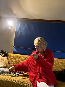Snapshot of ladyboatlady chatting on September 2025 06:17:01 AM ladyboatlady online show from September 2025 06:17:01 AM