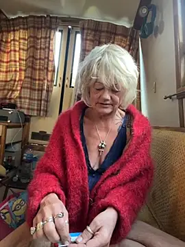 Snapshot of ladyboatlady chatting on September 2025 06:40:02 AM ladyboatlady online show from September 2025 06:40:02 AM