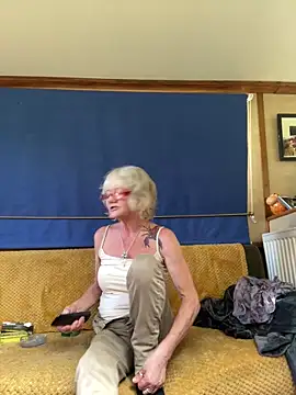 Snapshot of ladyboatlady chatting on October 2025 12:16:01 PM ladyboatlady online show from October 2025 12:16:01 PM