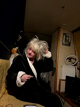 ladyboatlady online show from November 2025 02:46:02 AM