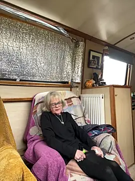 ladyboatlady online show from February 2026 03:08:01 PM