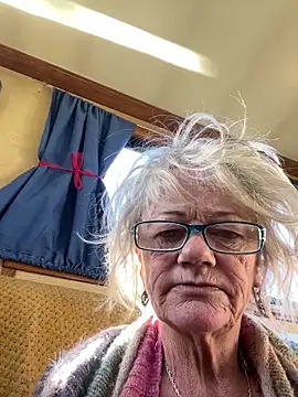Snapshot of ladyboatlady chatting on April 2026 06:31:02 AM ladyboatlady online show from April 2026 06:31:02 AM