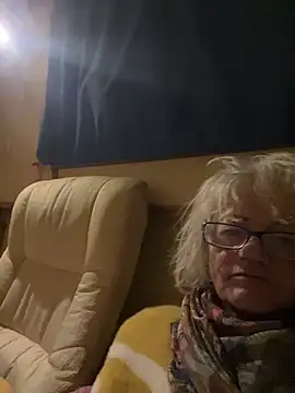 Snapshot of ladyboatlady chatting on May 2026 10:27:02 PM ladyboatlady online show from May 2026 10:27:02 PM