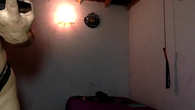 indomitaFox online show from April 2026 05:47:01 AM