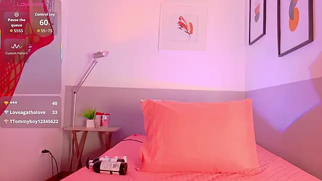 cutepetitee online show from October 2025 07:55:02 PM