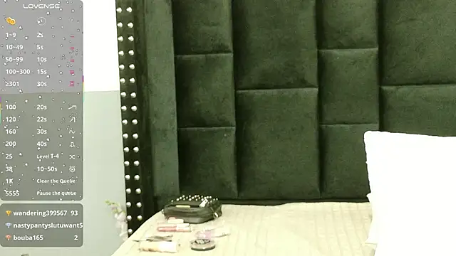 cutepetitee online show from October 2025 08:31:01 PM