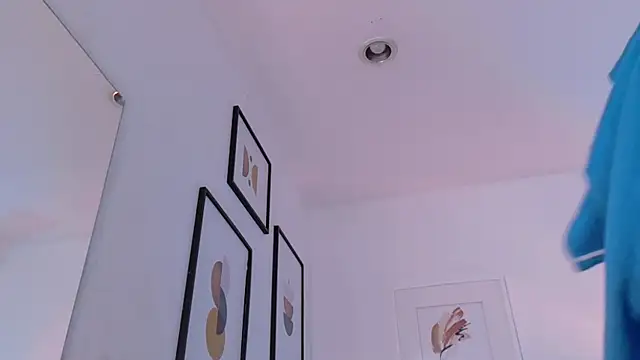 Snapshot of cutepetitee chatting on April 2026 01:42:02 AM cutepetitee online show from April 2026 01:42:02 AM