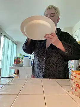 scorpiomoonbaby online show from April 2026 05:05:02 PM