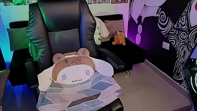 Yuhwan  online show from February 2026 02:28:01 AM