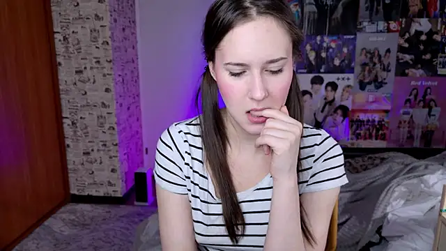 LucyRose3 online show from November 2025 04:08:02 PM