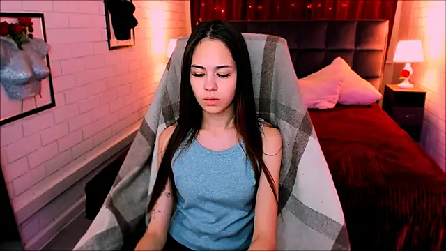 UliaNeer online show from November 2025 05:07:02 AM