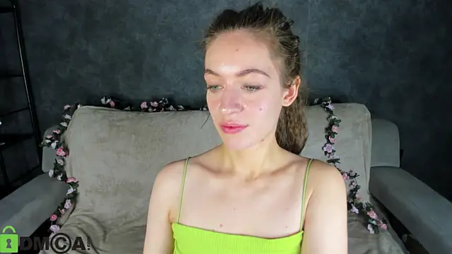 Agnes Wells online show from November 2025 09:26:02 AM