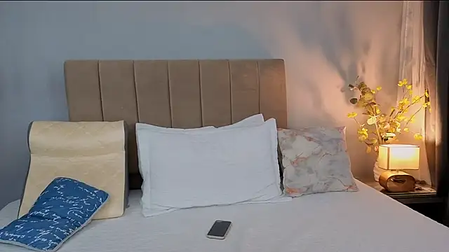 Penelophe01 online show from March 2026 06:58:01 PM