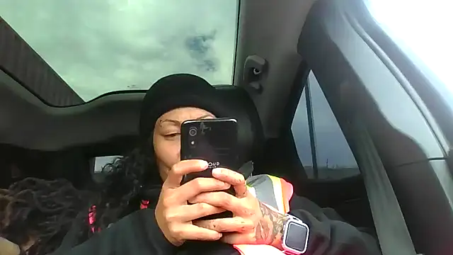 Flossee online show from November 2025 07:57:01 PM