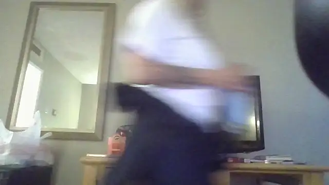 Flossee online show from February 2026 08:07:01 PM