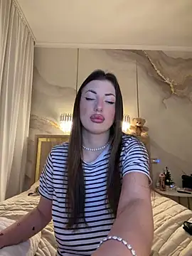 TiffaNoel online show from December 2025 04:04:01 PM