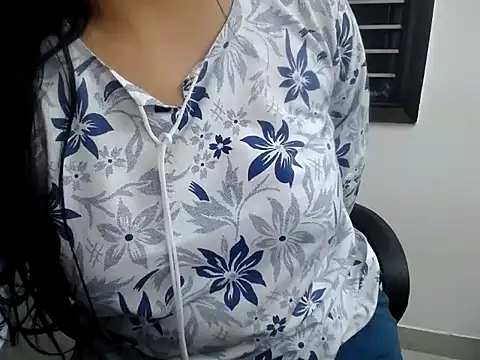 Snapshot of Roshi_Love chatting on June 2026 11:50:02 PM Roshi Love online show from June 2026 11:50:02 PM