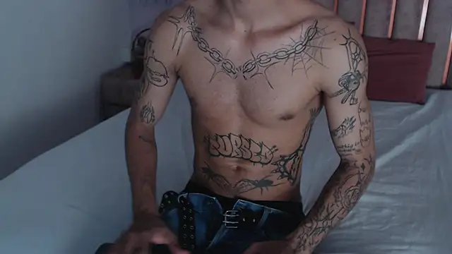 Enzo Hunter online show from September 2025 03:19:02 AM