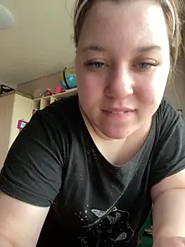 Snapshot of Kemeli008 chatting on September 2025 11:01:02 AM Kemeli008 online show from September 2025 11:01:02 AM