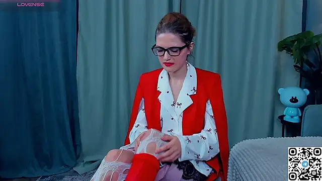 EdlinGathright online show from November 2025 03:39:02 AM