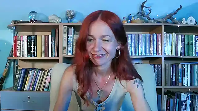 Foxilady357 online show from July 2026 01:25:01 PM