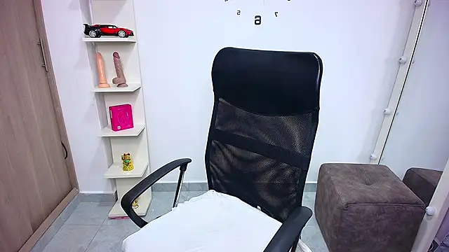 sharlottxl online show from March 2026 05:34:01 AM