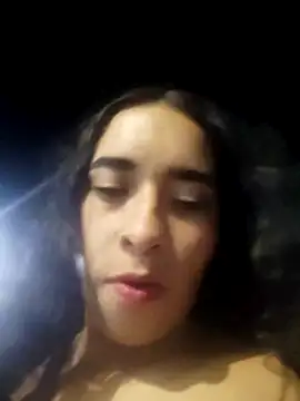 Snapshot of Valenn_fernandez chatting on May 2026 01:11:02 AM Valenn fernandez online show from May 2026 01:11:02 AM