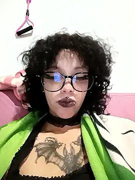 Snapshot of U-Upaaita chatting on February 2026 04:13:02 AM U-Upaaita online show from February 2026 04:13:02 AM