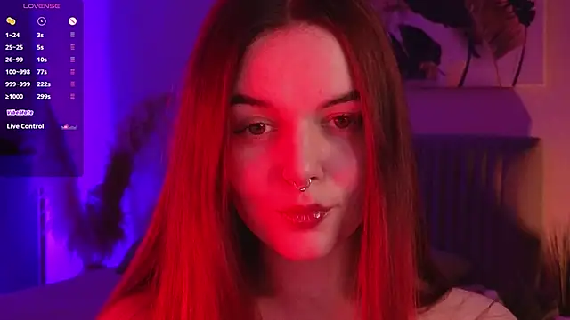 Snapshot of BellaDevile_ chatting on September 2025 02:00:02 PM BellaDevile online show from September 2025 02:00:02 PM
