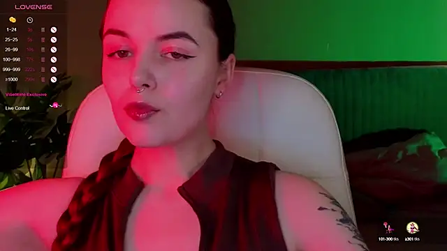 Snapshot of BellaDevile_ chatting on October 2025 07:28:02 AM BellaDevile online show from October 2025 07:28:02 AM