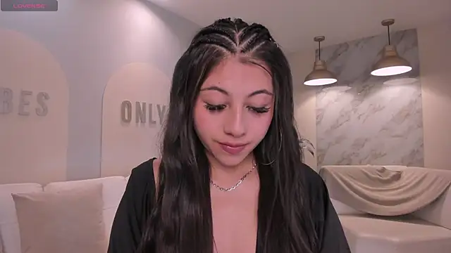 EsmeraldaGrace1 online show from October 2025 03:24:02 AM