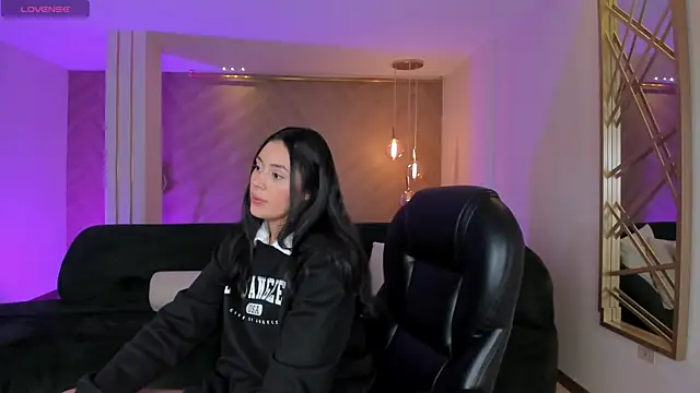 AmbarJames  online show from September 2025 11:54:02 AM