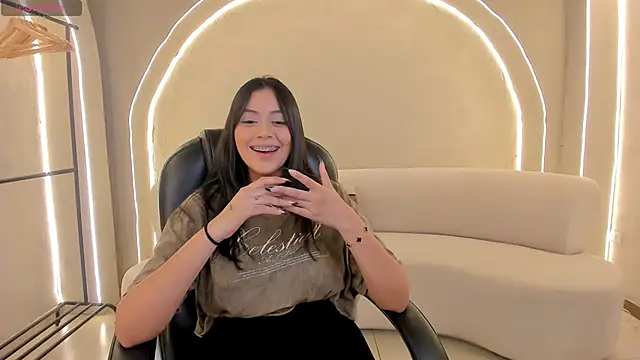 AmbarJames  online show from November 2025 12:15:01 PM