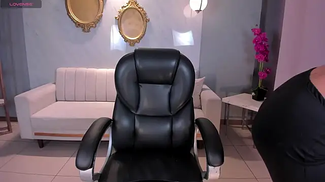 AmbarJames  online show from November 2025 12:05:02 PM