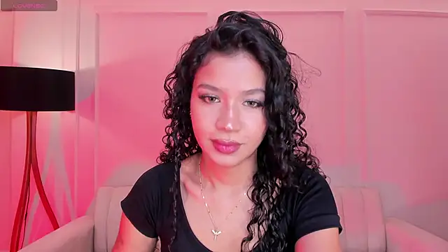 Snapshot of SophieHouston_ chatting on September 2025 03:17:01 AM SophieHouston online show from September 2025 03:17:01 AM